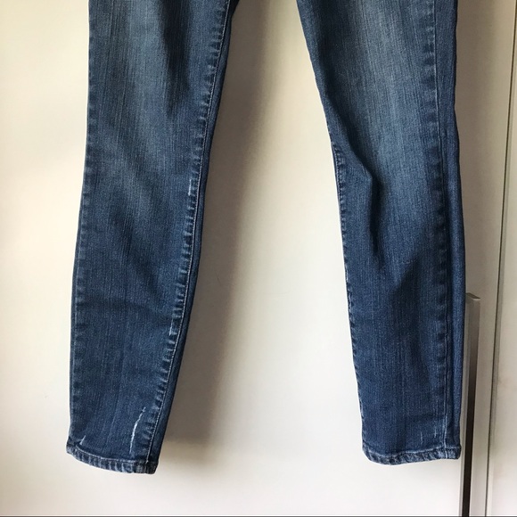 PAIGE Mid-Rise Verdugo Ankle Nellie Dest. Jeans - Picture 4 of 7